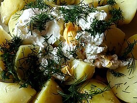 Kuchnia nasza powszednia: jaja po benedyktyńsku z ziemniakami