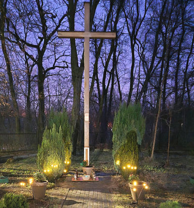 Krzyż misyjny oświetlony