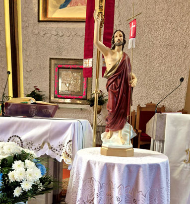 Wielkanocny wystrój kościoła