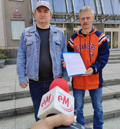 Mieszkańcy Osiedla Juliusz protestują Mieszkańcy Osiedla Juliusz protestują